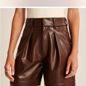 NWT Abercrombie High-Waisted Brown Leather Shorts Size Large